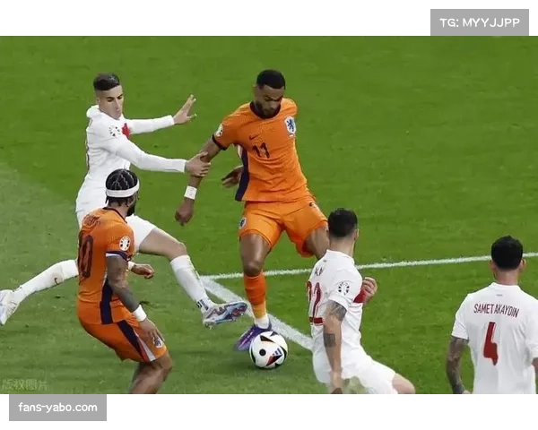 荷兰队调整进攻节奏 下半场迅速扳平比分 荷兰队调整进攻节奏 下半场迅速扳平比分